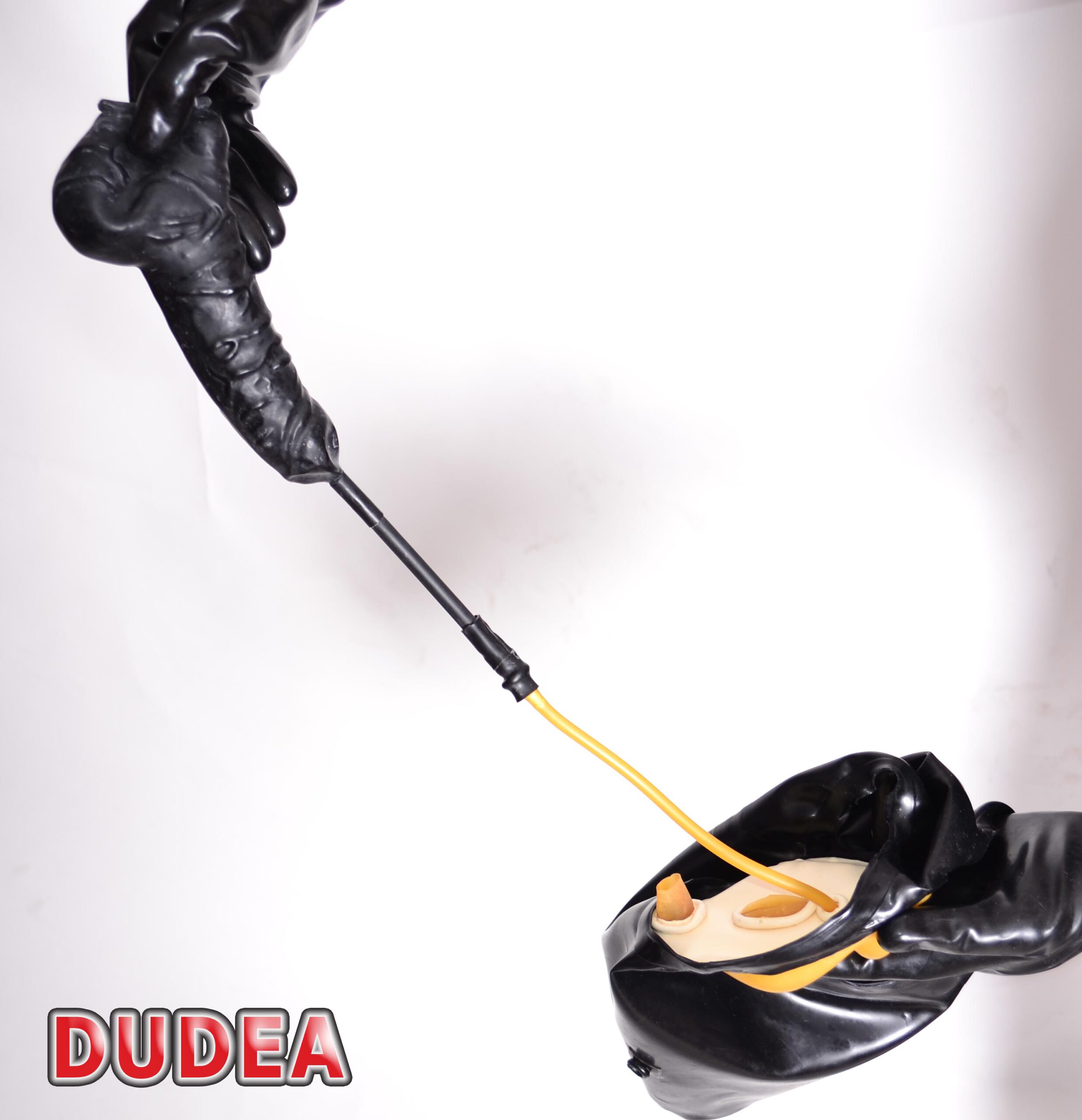 Muschipanty mit Latex Penis-Pisshülle