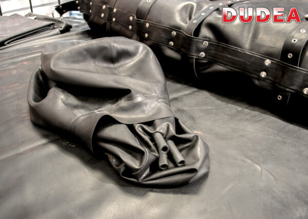 2-Kammer-Latex-Schlafsack mit Maske – Bild 2