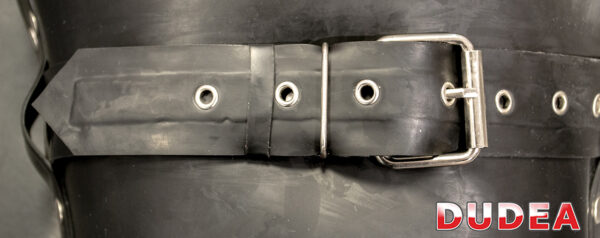 2-Kammer-Latex-Schlafsack mit Maske – Bild 10